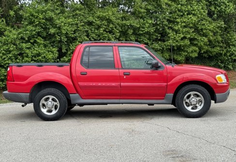 Used 2005 Ford Explorer Sport Trac XLT image 2