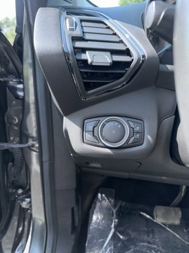 Used 2017 Ford Escape Titanium image 12