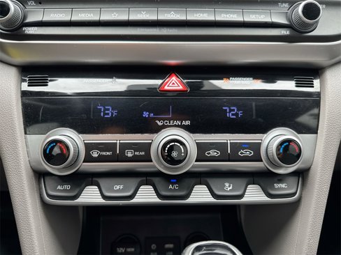 Used 2020 Hyundai Elantra SEL image 25