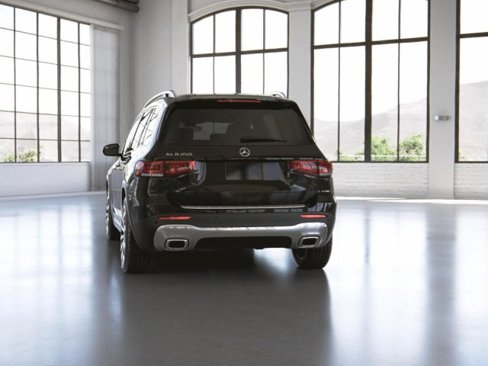 Certified 2022 Mercedes-Benz GLB 250 w/ Premium Package Lite image 26