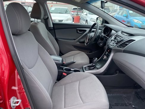 Used 2015 Hyundai Elantra SE image 27