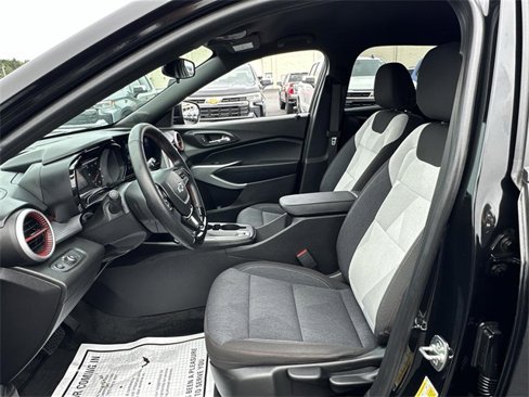 Certified 2024 Chevrolet Trax RS w/ Driver Confidence Package image 18