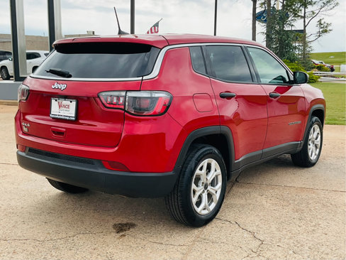 Used 2025 Jeep Compass Sport image 8
