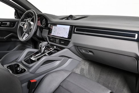 Certified 2022 Porsche Cayenne E-Hybrid Coupe image 21
