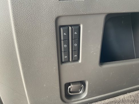 Certified 2020 Ford Expedition XLT w/ Equipment Group 202A image 17