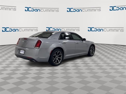 Used 2015 Chrysler 300 S image 8