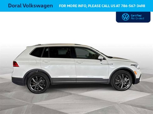Certified 2023 Volkswagen Tiguan SE image 9