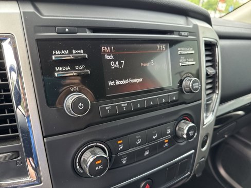 Used 2018 Nissan Titan SV image 17