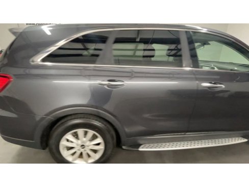 Used 2019 Kia Sorento LX image 9