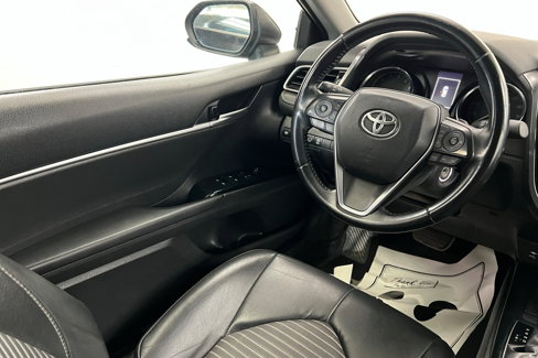 Used 2019 Toyota Camry SE image 12