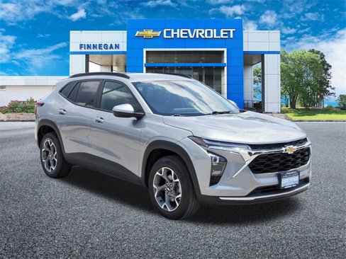 Used 2024 Chevrolet Trax LT w/ Driver Confidence Package image 9