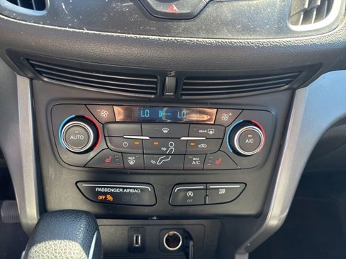 Used 2018 Ford Escape SE image 17