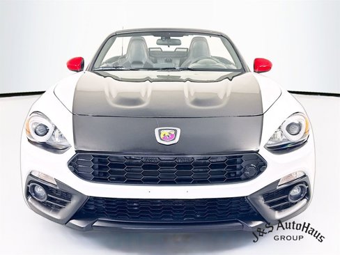 Used 2018 FIAT 124 Spider Abarth image 2