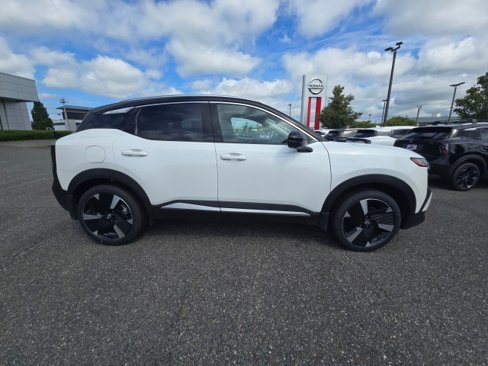 New 2025 Nissan Kicks SR w/ SR Premium Package image 3