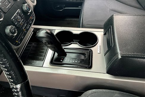 Used 2017 Ford Expedition XLT image 16