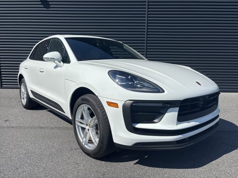 Used 2025 Porsche Macan image 7