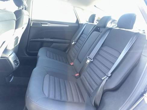 Used 2019 Ford Fusion SE image 7
