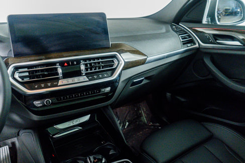 Used 2025 BMW X4 xDrive30i image 43