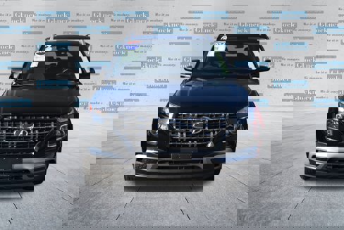 Used 2024 Hyundai Venue SEL image 2