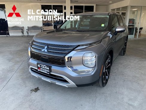 Used 2024 Mitsubishi Outlander SE image 9