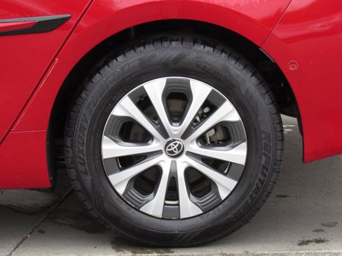 Used 2021 Toyota Prius XLE w/ Advanced Technology Package image 33