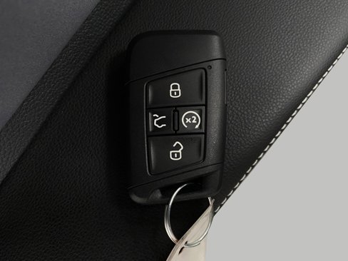 New 2025 Volkswagen Jetta SE image 30