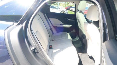 Used 2019 Jaguar F-PACE Prestige image 7