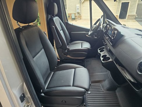Used 2019 Mercedes-Benz Sprinter 2500 image 14