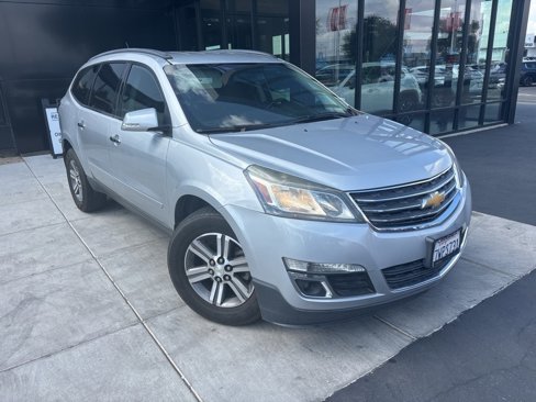 Used 2016 Chevrolet Traverse LT image 2