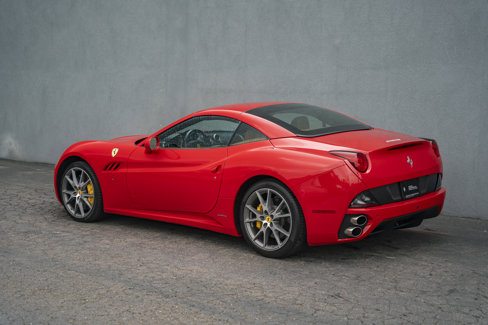 Used 2011 Ferrari California image 11