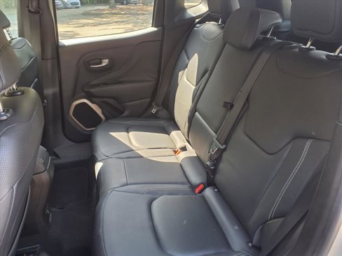 Used 2016 Jeep Renegade Limited image 10