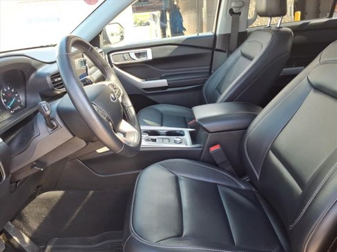 Used 2023 Ford Explorer XLT w/ Equipment Group 202A image 13