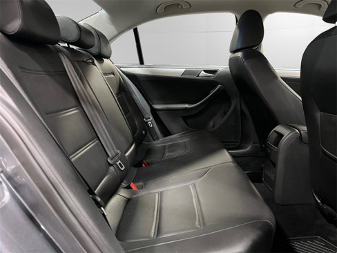 Used 2017 Volkswagen Jetta SE image 17