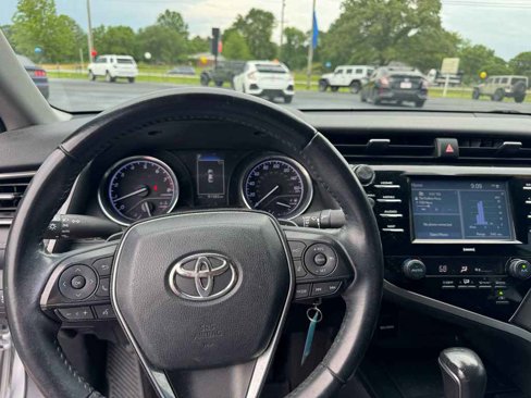 Used 2020 Toyota Camry SE image 13
