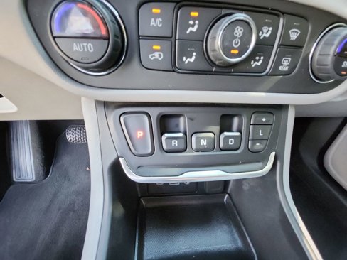 Certified 2020 GMC Terrain SLE w/ Driver Convenience Package image 20