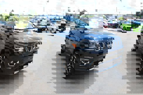 Certified 2021 Jeep Compass Limited w/ Elite Exterior Group image 4