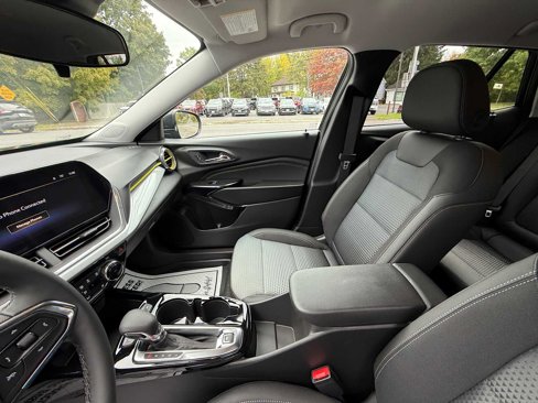 New 2025 Chevrolet Trax LT w/ Driver Confidence Package image 18
