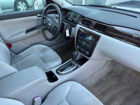 Used 2014 Chevrolet Impala LT w/ LT Sunroof Package image 19