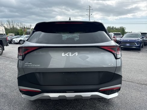 Used 2023 Kia Sportage LX image 6