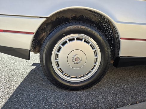 Used 1991 Cadillac Allante image 8