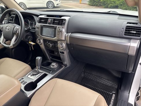 Used 2019 Toyota 4Runner SR5 Premium image 32