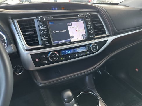 Used 2016 Toyota Highlander Limited image 25