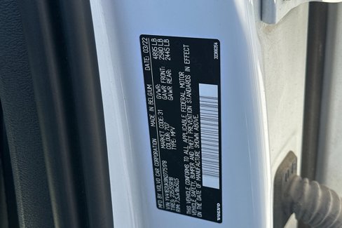 Certified 2022 Volvo XC40 T5 Momentum image 29