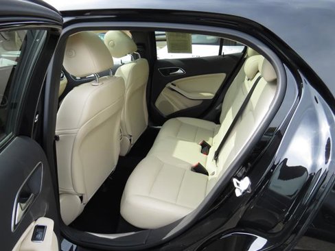 Used 2018 Mercedes-Benz GLA 250 4MATIC image 19