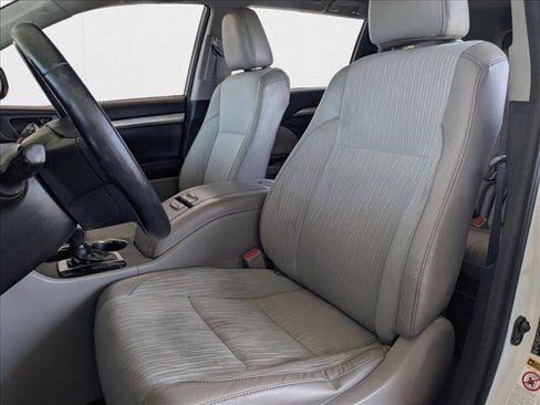 Used 2018 Toyota Highlander Plus image 16