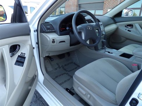 Used 2009 Toyota Camry LE image 9