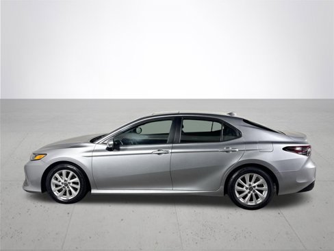 Used 2023 Toyota Camry LE w/ Convenience Package image 9