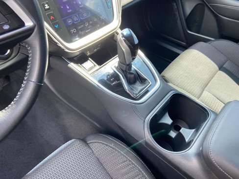 Used 2022 Subaru Outback Premium image 11