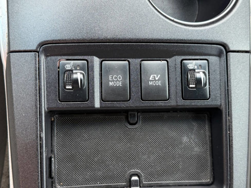 Used 2015 Toyota Camry XLE w/ Moonroof Package image 18