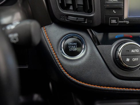 Used 2016 Toyota RAV4 SE image 20